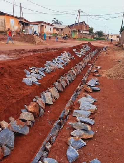 Les travaux de caniveaux continuent du côté de sabongari America 5