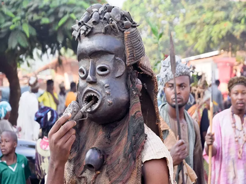 AnyConv.com__Destination-Cameroun-Masque-Traditionnel
