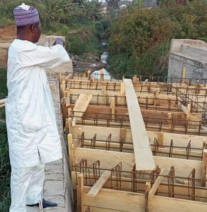 Evaluation de l&rsquo;état d&rsquo;avancement des travaux du pont qui relie Mbideng à Aoudi 1