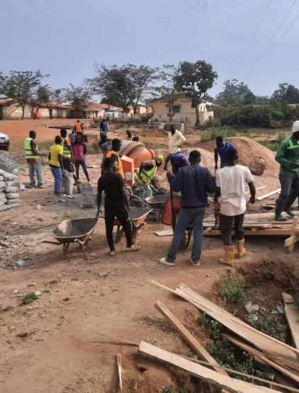 Evolution des travaux du pont qui relie Mbideng et Aoudi couler une couche des bétons 1