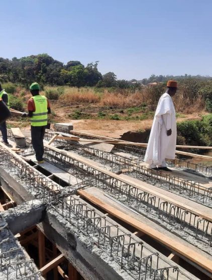 Evolution des travaux du pont qui relie mbideng à Aoudi 1