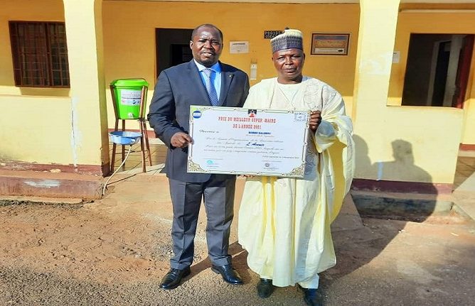 Le meilleur super maire de l&rsquo;année 2021 et le Préfet de la vina