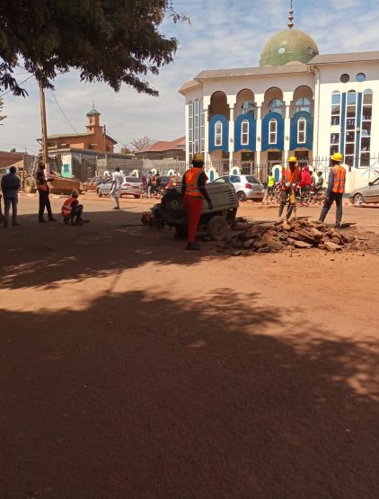 Reprise des Travaux de bouchage de Nid de poule dans les artères de la ville de Ngaoundéré 6