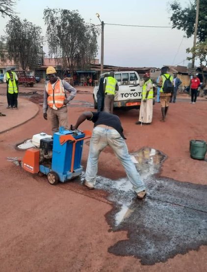 Traitement des pathologies des quelques voies bitumées cas de l&rsquo;axe Texaco-Carrefour Ministre 2