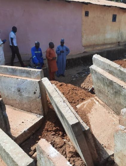 Travaux de Caniveaux et pose des buses sur le tronçon qui relie Taparé à Bayangari 3