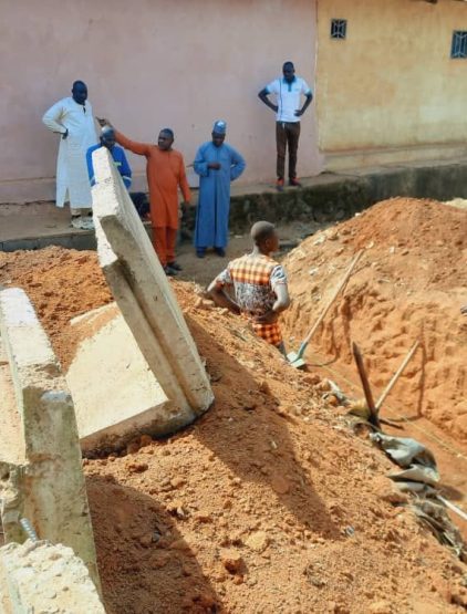 Travaux de Caniveaux et pose des buses sur le tronçon qui relie Taparé à Bayangari 4