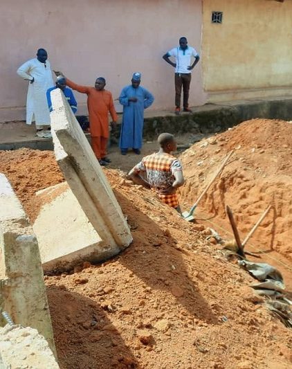 Travaux de Caniveaux et pose des buses sur le tronçon qui relie Taparé à Bayangari