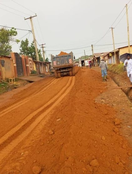 Travaux de remblayage et de curage de caniveaux au quartier Burkina 0