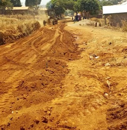 Travaux remblayament des voies du Quartier Mbamyanga Mayo 4