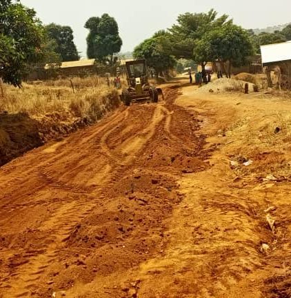 Travaux remblayament des voies du Quartier Mbamyanga Mayo 5