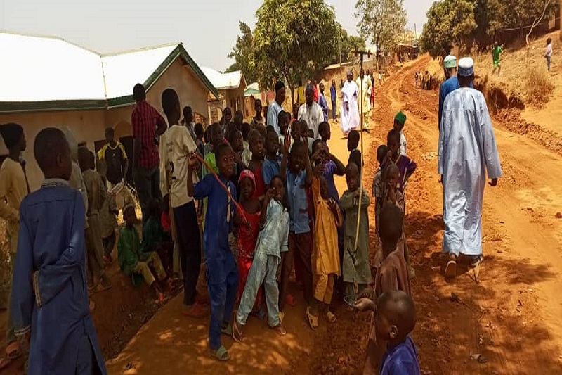 Travaux remblayament des voies du Quartier Mbamyanga Mayo