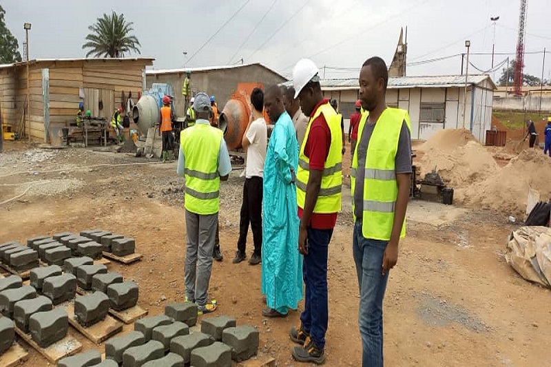 Visite du site des travaux de bitumage de la route de Gada Mabanga 6