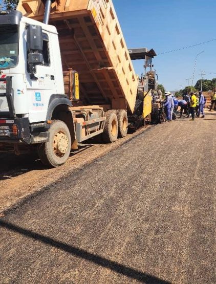travaux de construction d&rsquo;une voirie structurante dans la ville 05